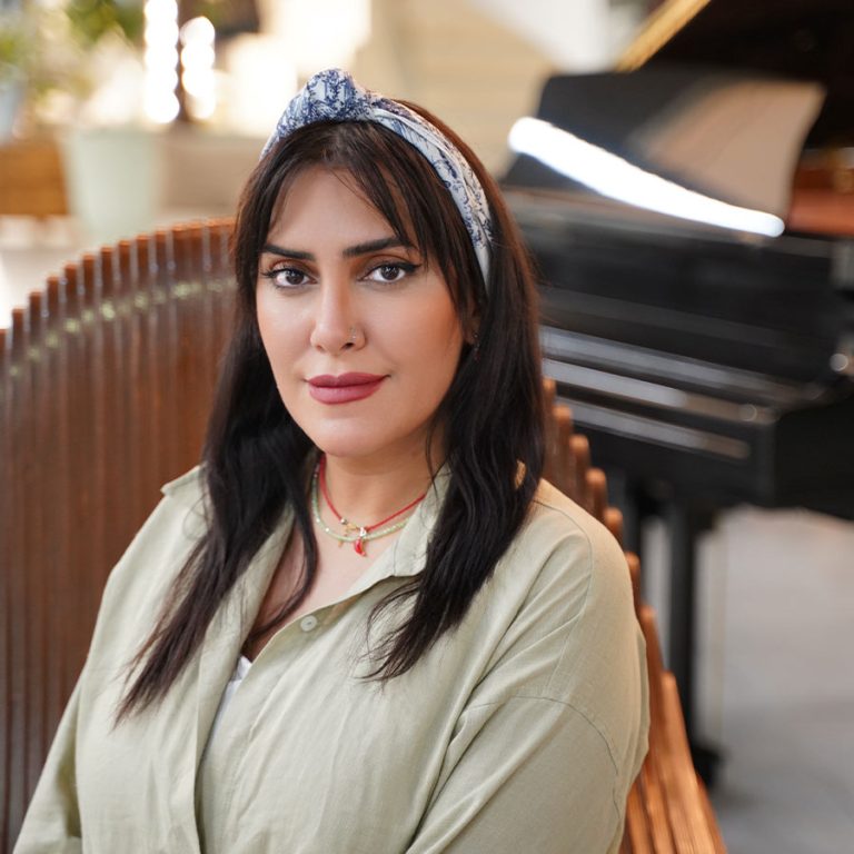 آیلین حدادپور